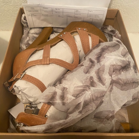 Jessica Simpson Heels - Picture 2 of 7